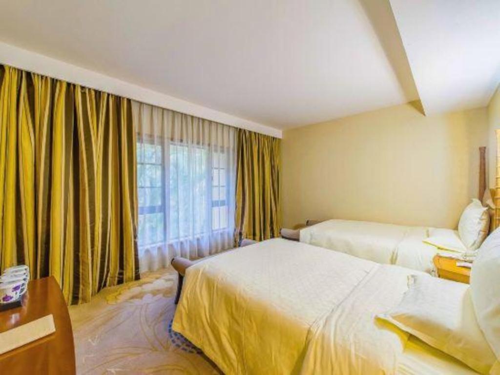 Ocean Spring Metropark Hotel Джухай Екстериор снимка