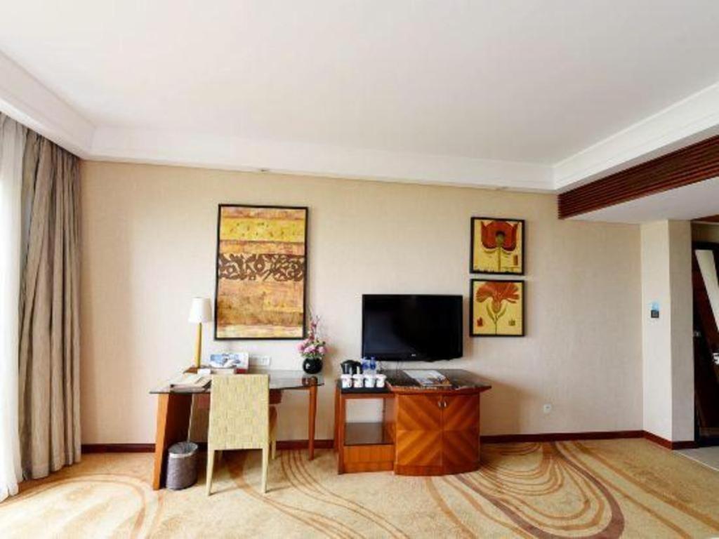 Ocean Spring Metropark Hotel Джухай Екстериор снимка