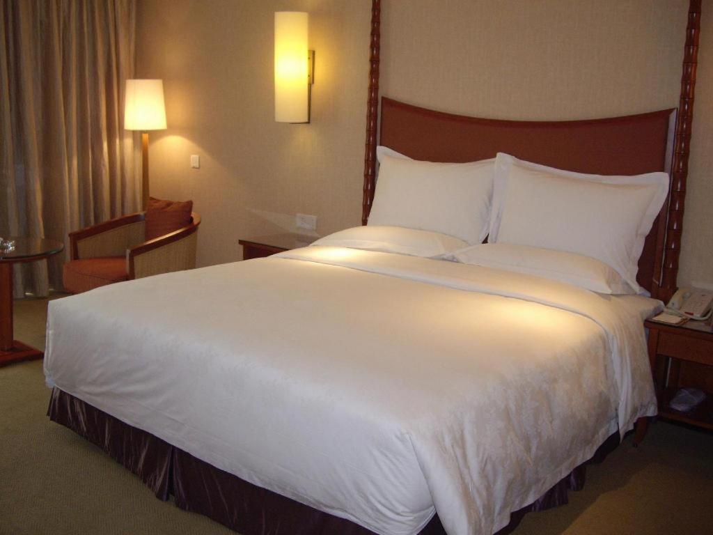 Ocean Spring Metropark Hotel Джухай Екстериор снимка